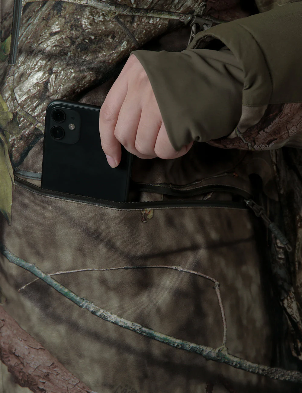 Men's Heated Hunting Jacket - Camouflage, Mossy OakĀ® Country DNA (Apparel Only) (Final Sale) - Image 7