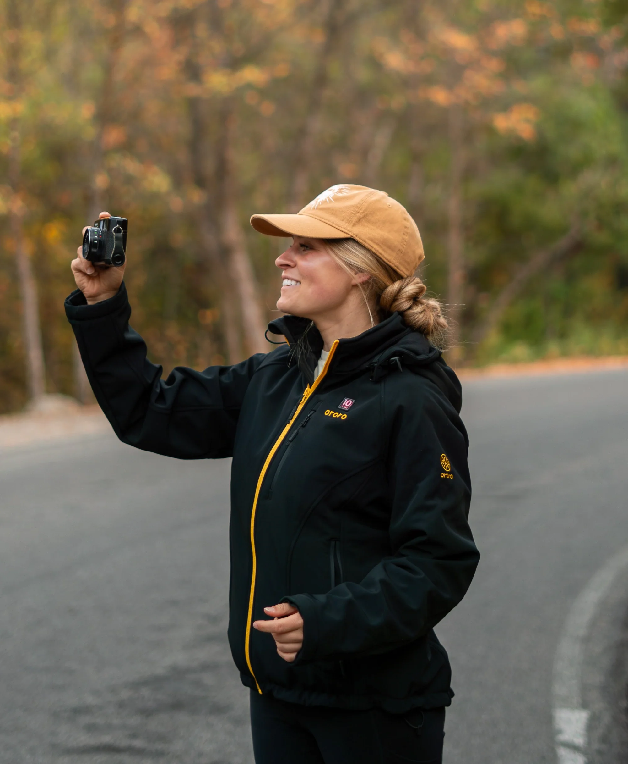 Women's 4-Zone Classic Heated Jacket (10-Year Anniversary Limited Edition) - Black & Gold - Image 3